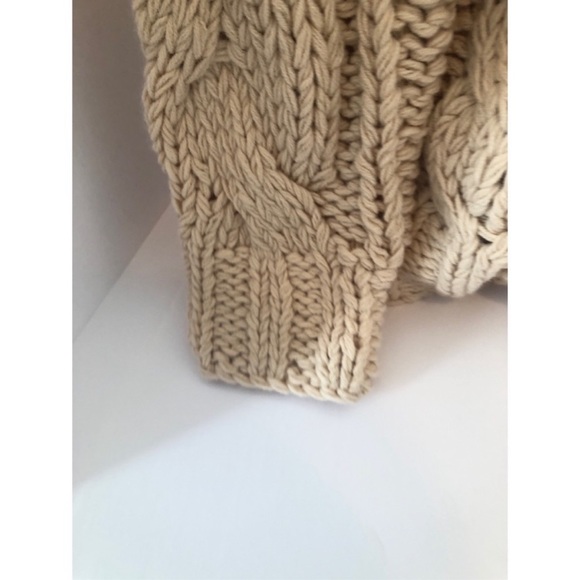 NWT CHUNKY CABLE KNIT SWEATER - Picture 7 of 10